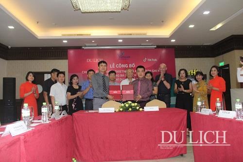 Lễ ký kết bản ghi nhớ hợp tác tổ chức chương trình #HelloVietnam giữa Tạp chí Du lịch và TikTok 